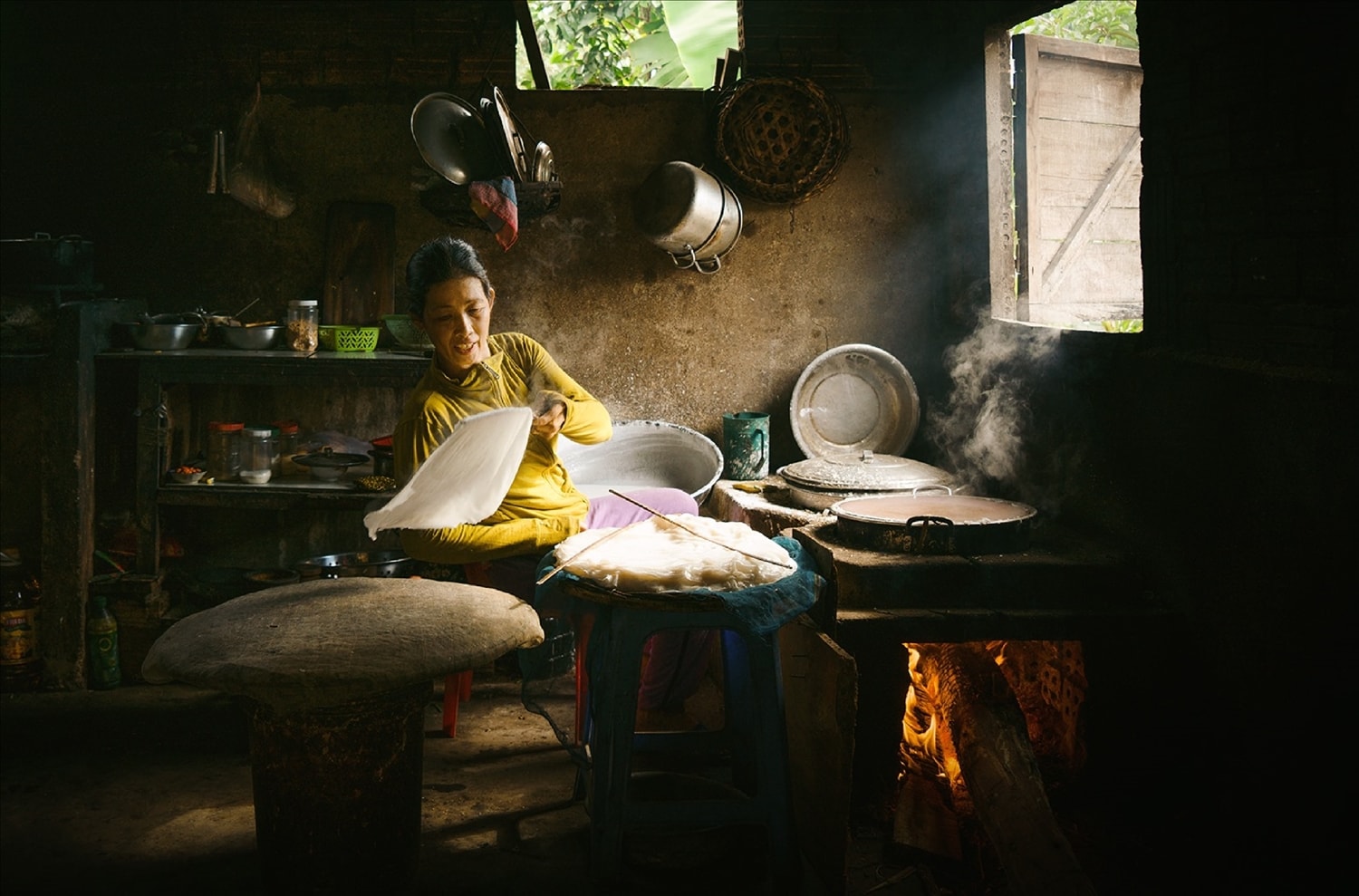 Mỳ Quảng được làm từ bột gạo tẻ.