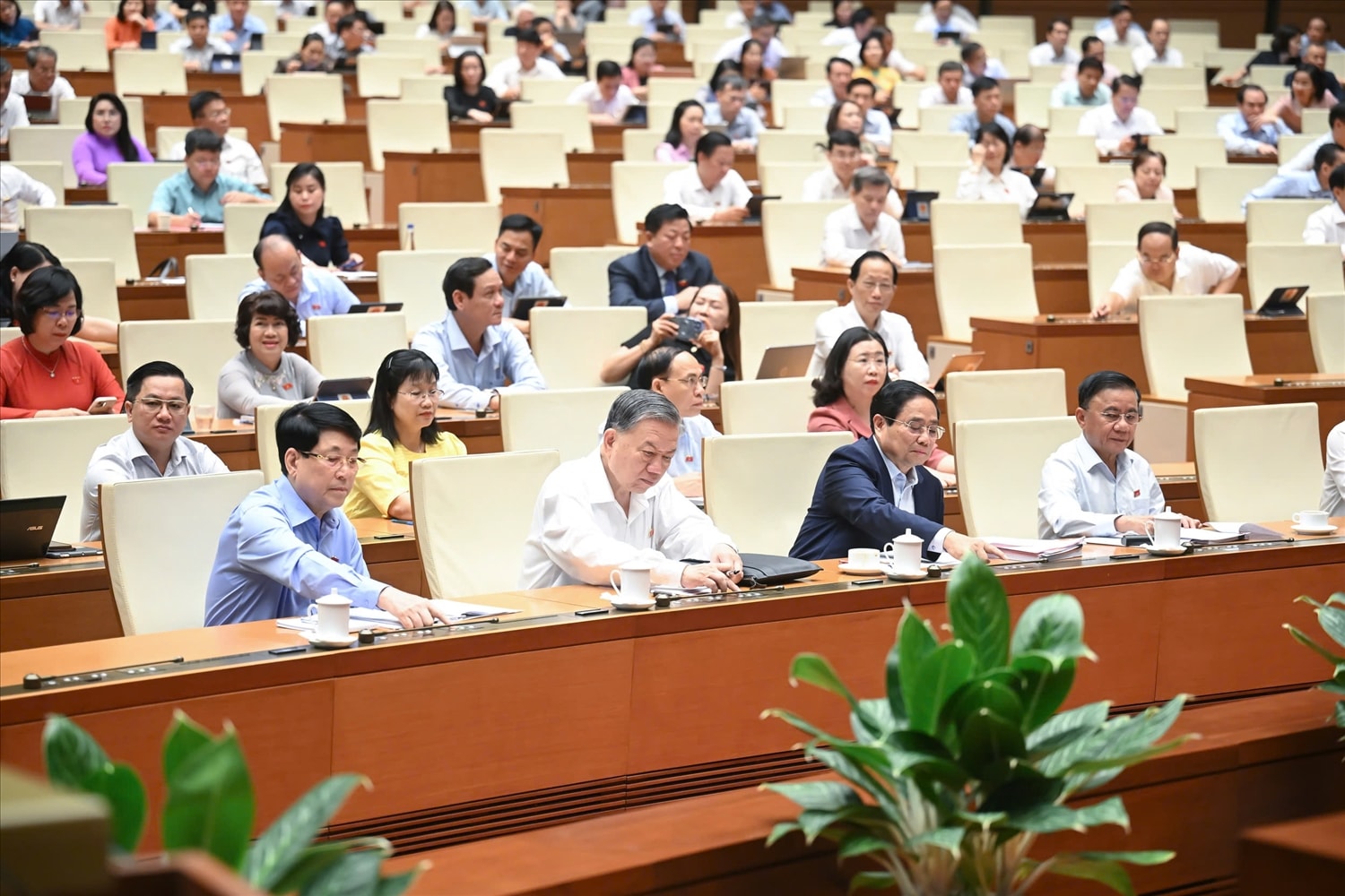 Các đại biểu tham dự phiên họp