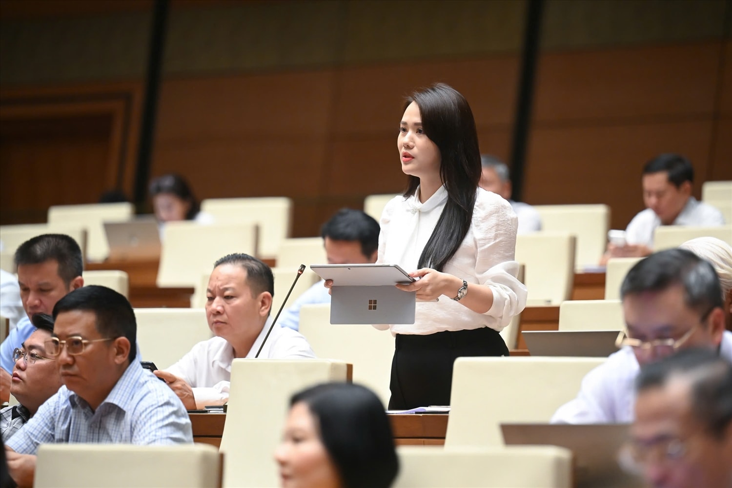 Đại biểu Vương Thị Hương (Đoàn ĐBHQ tỉnh Hà Giang)