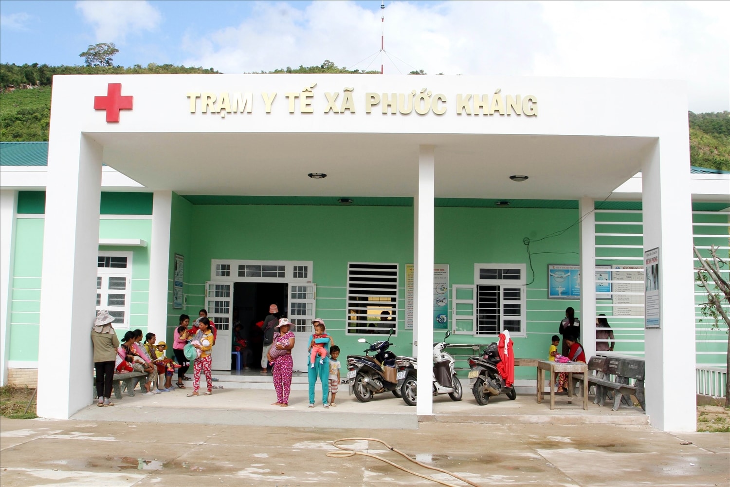 Trạm Y tế xã Phước Kháng, huyện Thuận Bắc, xây dựng khang trang chăm sóc tốt sức khỏe ban đầu cho đồng bào Raglay. Trạm Y tế xã Phước Kháng, huyện Thuận Bắc, xây dựng khang trang chăm sóc tốt sức khỏe ban đầu cho đồng bào Raglay.