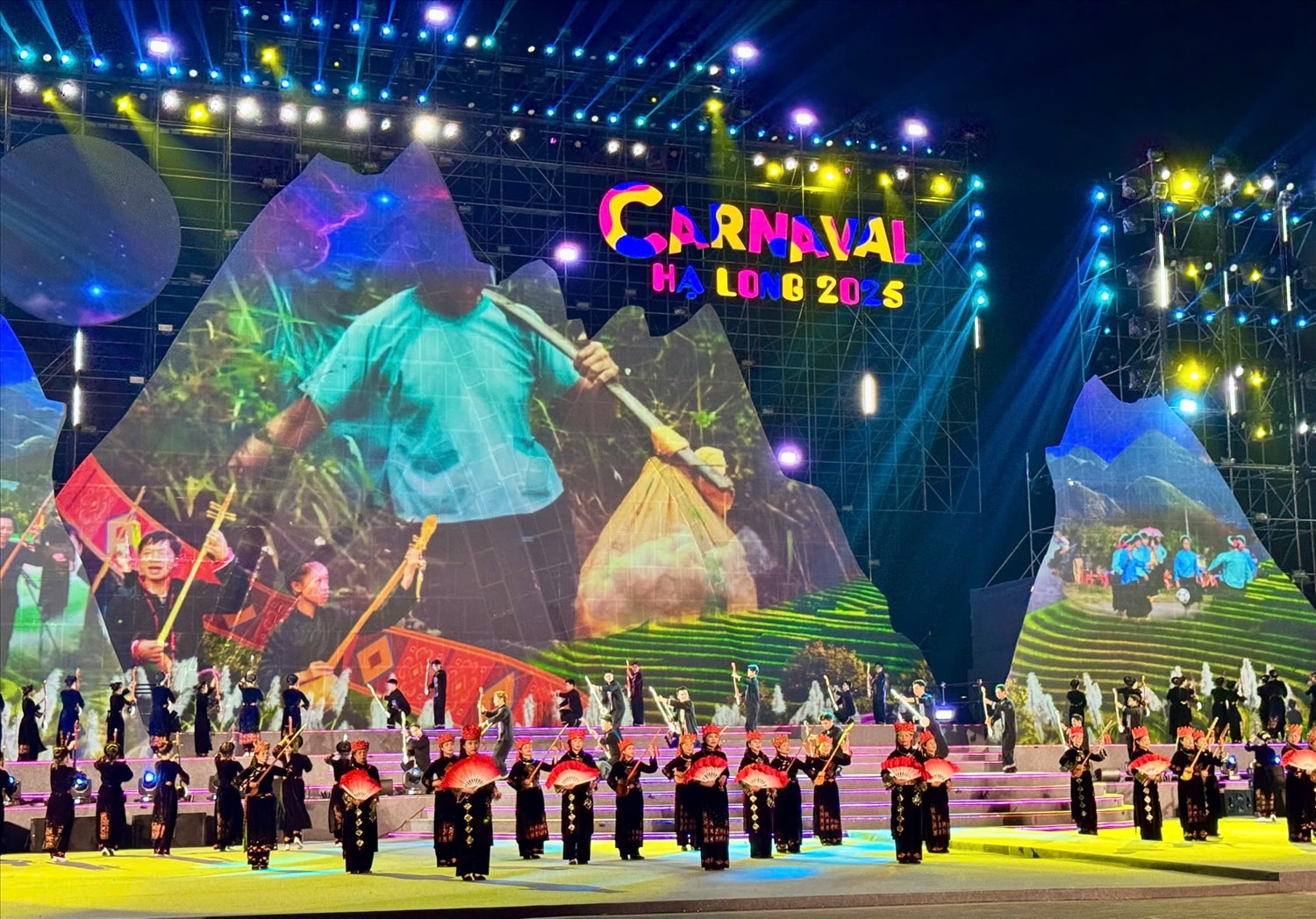 Carnaval là một trong những sản phẩm mang đậm thương hiệu du lịch Quảng Ninh mỗi dịp hè 