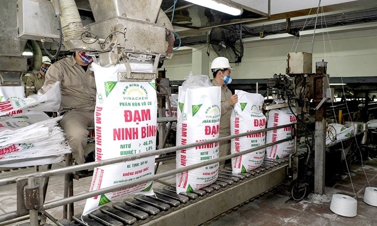 Công suất Sản xuất Urê: 1.760 tấn/ngày tương đương 560.000 tấn/năm Công suất Sản xuất Urê: 1.760 tấn/ngày tương đương 560.000 tấn/năm