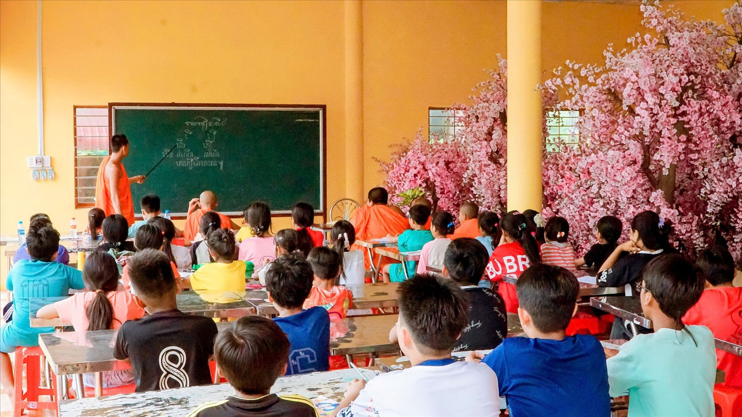 Về chùa học chữ Khmer, một mùa hè ý nghĩa ở Sóc Trăng 