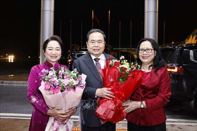 Lễ tiễn Chủ tịch Quốc hội Trần Thanh Mẫn và Phu nhân tại Sân bay Quốc tế Nội Bài, Hà Nội - Ảnh: TTXVN Lễ tiễn Chủ tịch Quốc hội Trần Thanh Mẫn và Phu nhân tại Sân bay Quốc tế Nội Bài, Hà Nội - Ảnh: TTXVN