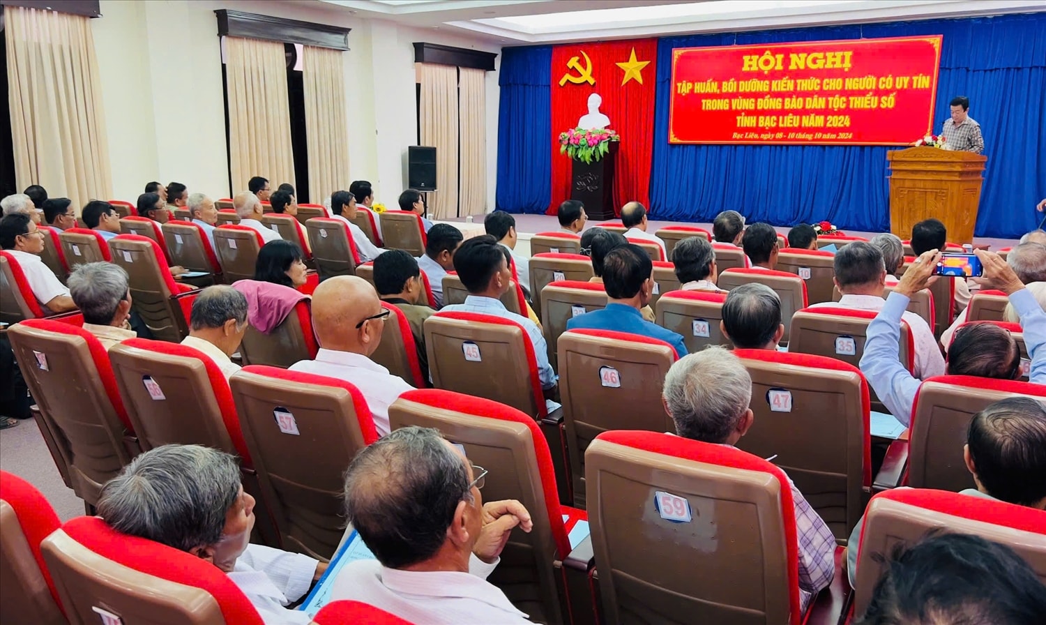 Hội nghị tập huấn, bồi dưỡng  kiến thức pháp luật cho Người có uy tín thuộc Tiểu dự án 1, Dự án 10 của Chương trình MTQG 1719  ( Ảnh: Như Tâm) 