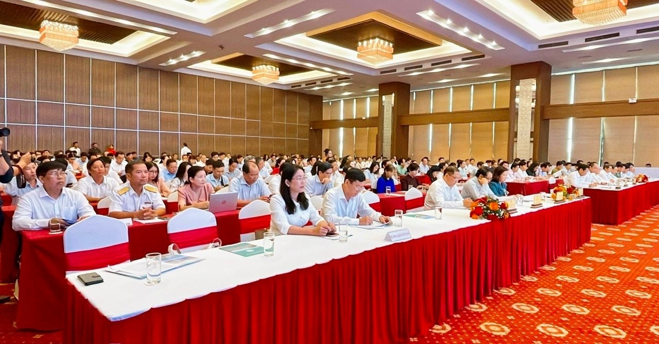 3 tuần sau khi hợp nhất với Hậu Giang, Sóc Trăng, lãnh đạo Cần Thơ họp mặt doanh nghiệp nghe phản ánh, hiến kế