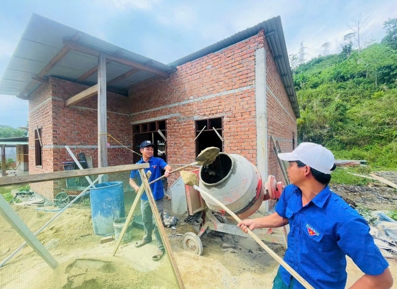 Các xã vùng cao TP. Đà Nẵng quyết tâm hoàn thành xoá nhà tạm trước 30/8/2025. (Ảnh: Huy Trường) Các xã vùng cao TP. Đà Nẵng quyết tâm hoàn thành xoá nhà tạm trước 30/8/2025. (Ảnh: Huy Trường)