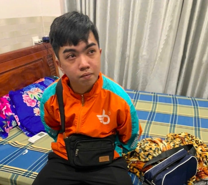 Đối tượng Dương Quốc Thịnh bị phát hiện tàng trữ ma túy đá tại một khách sạn ở P.Quy Nhơn, tỉnh Gia Lai (Ảnh Công an tỉnh Gia Lai cung cấp) Đối tượng Dương Quốc Thịnh bị phát hiện tàng trữ ma túy đá tại một khách sạn ở P.Quy Nhơn, tỉnh Gia Lai (Ảnh Công an tỉnh Gia Lai cung cấp)
