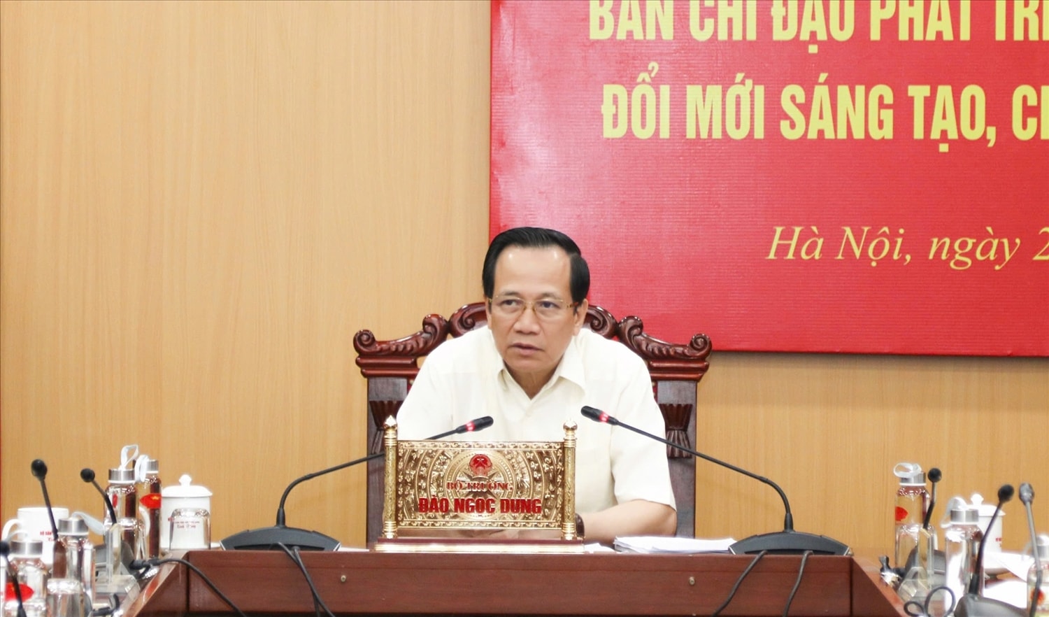 Bộ trưởng Bộ Dân tộc và Tôn giáo Đào Ngọc Dung nhấn mạnh: Đổi mới sáng tạo, khoa học công nghệ, chuyển đổi số, trong đó có Đề án 06 là giải pháp đột phá, góp phần đưa đất nước, đưa ngành, đưa Bộ chúng ta bước vào thời kỳ mới với bước đi vững vàng hơn, nhanh hơn, chuẩn xác hơn, hiệu quả hơn. Bộ trưởng Bộ Dân tộc và Tôn giáo Đào Ngọc Dung nhấn mạnh: Đổi mới sáng tạo, khoa học công nghệ, chuyển đổi số, trong đó có Đề án 06 là giải pháp đột phá, góp phần đưa đất nước, đưa ngành, đưa Bộ chúng ta bước vào thời kỳ mới với bước đi vững vàng hơn, nhanh hơn, chuẩn xác hơn, hiệu quả hơn.