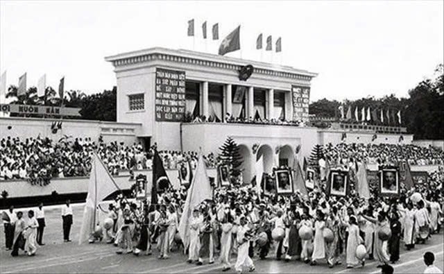 Ngày 2/9/1945, tại Quảng trường Ba Đình, Chủ tịch Hồ Chí Minh đọc Tuyên ngôn Độc lập, khai sinh nước Việt Nam Dân chủ Cộng hòa. Ảnh: TTXVN Ngày 2/9/1945, tại Quảng trường Ba Đình, Chủ tịch Hồ Chí Minh đọc Tuyên ngôn Độc lập, khai sinh nước Việt Nam Dân chủ Cộng hòa. Ảnh: TTXVN