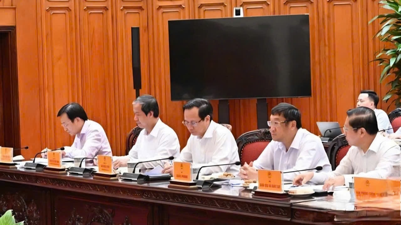 Lãnh đạo các bộ, ngành tham dự cuộc họp. (Ảnh: Trần Hải)