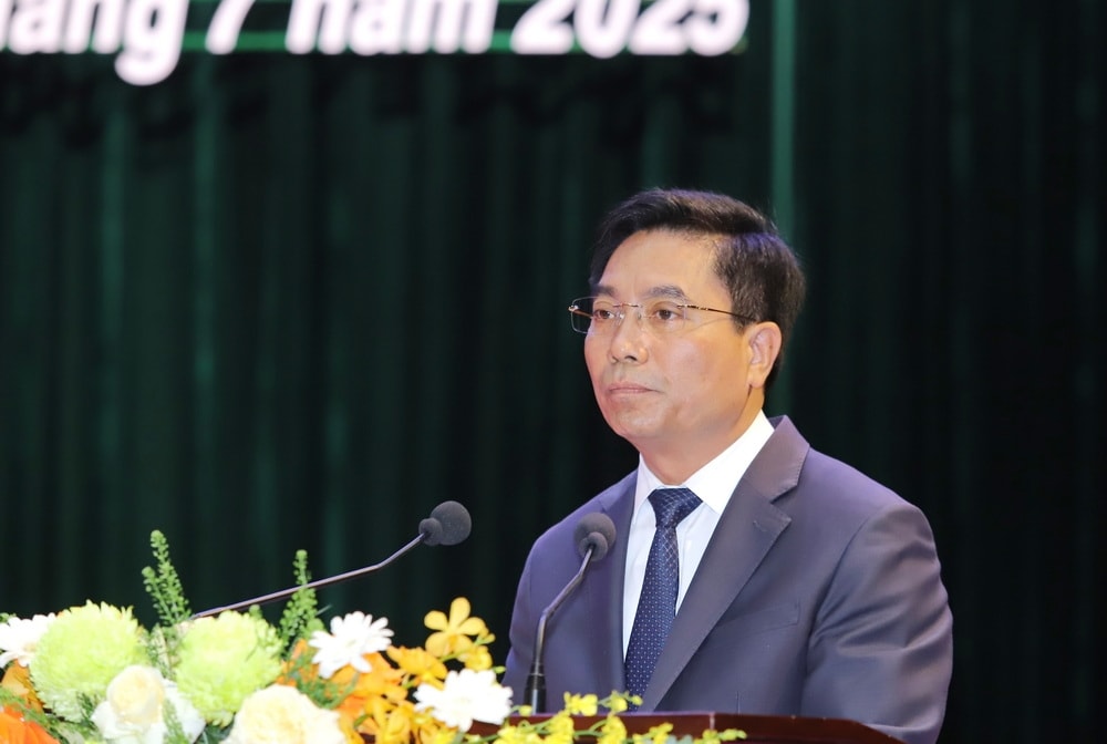 Bí thư Tỉnh ủy Thanh Hóa Nguyễn Doãn Anh ôn lại truyền thống 95 năm Đảng bộ tỉnh Thanh Hóa. P.V
