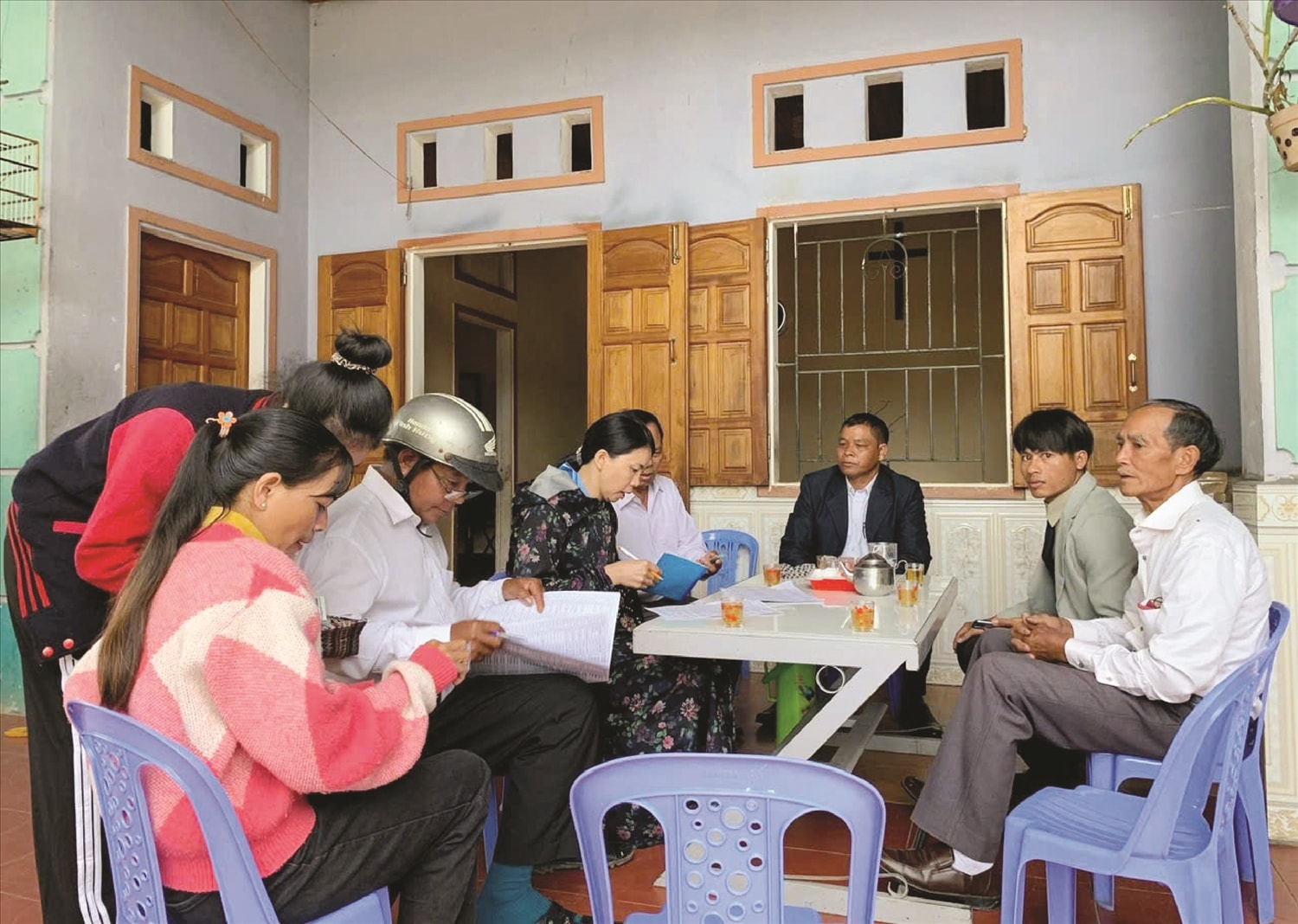 Mô hình tổ, nhóm giúp nhau xây nhà giúp Pêng Siel hoàn thành  xóa nhà tạm, nhà dột nát nhanh chóng