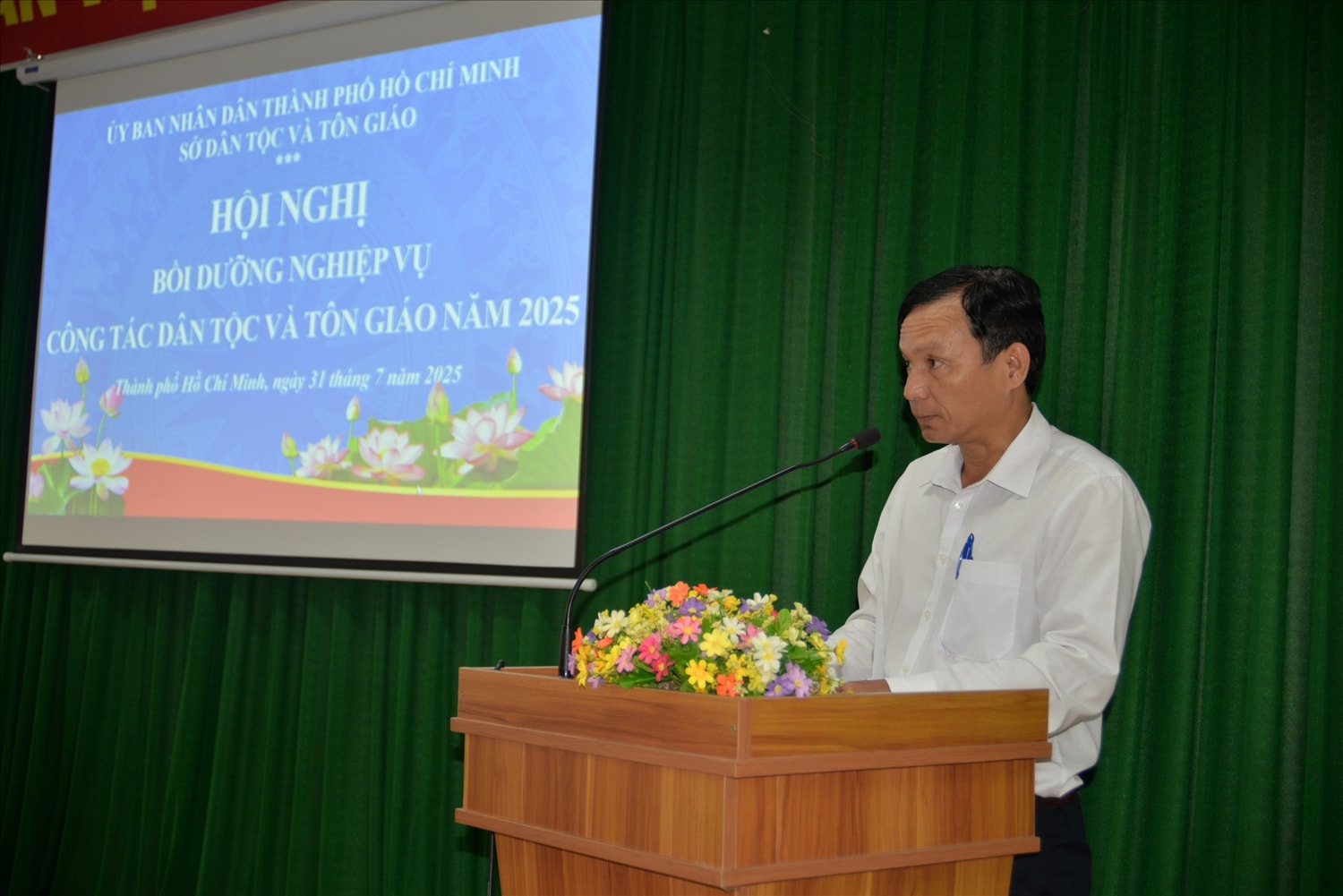 Phó Giám đốc Sở Dân tộc và Tôn giáo TP Hồ Chí Minh Dương Văn Hạnh, phát biểu khai mạc hội nghị