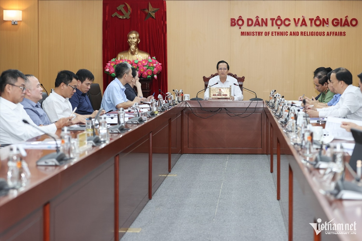 Toàn cảnh cuộc họp dưới sự chủ trì của Bộ trưởng Đào Ngọc Dung