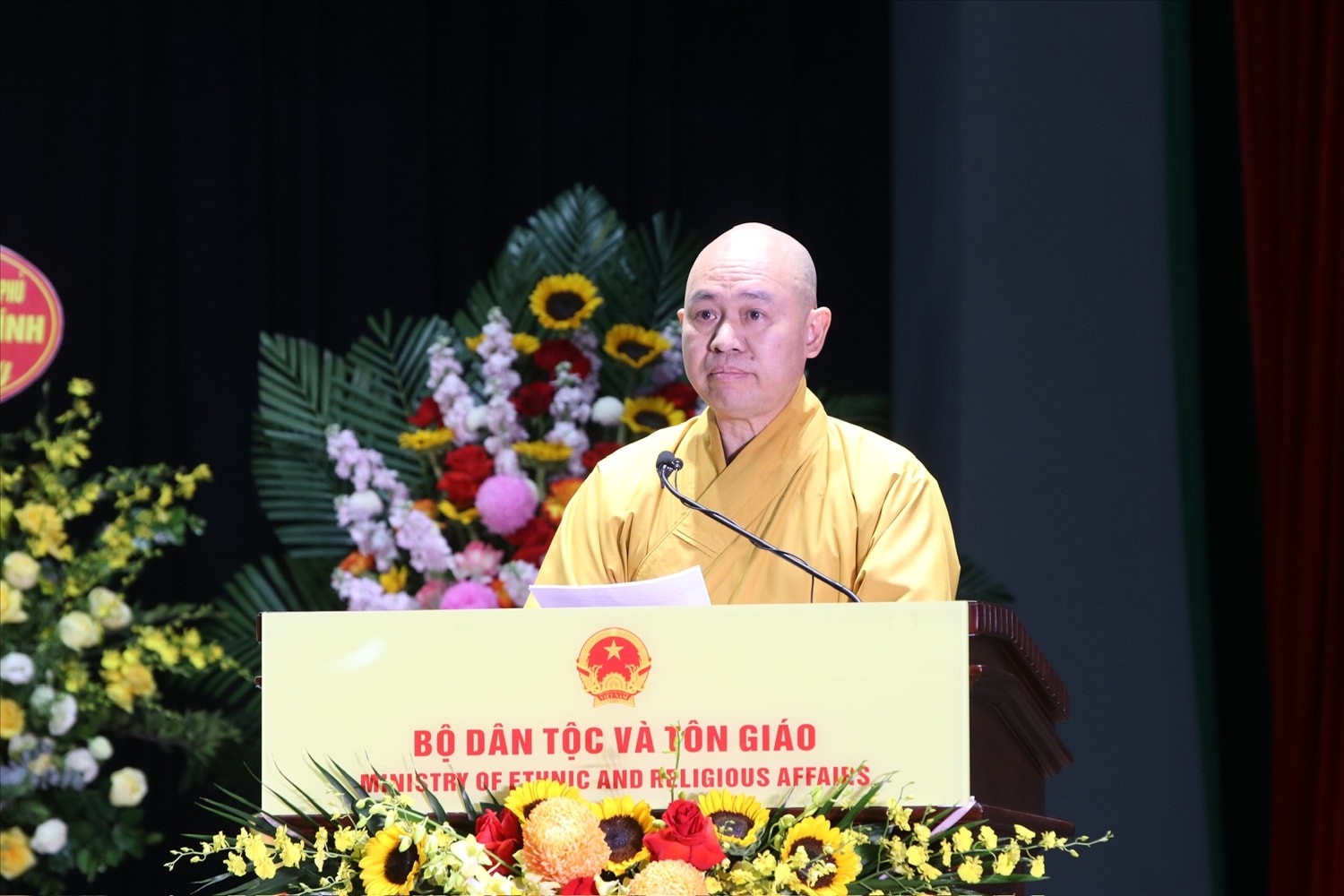 Thượng tọa Thích Đức Thiện, Phó Chủ tịch kiêm Tổng Thư ký Hội đồng Trị sự Giáo hội Phật giáo Việt Nam chia sẻ tại Lễ kỉ niệm. (Ảnh: Hoàng Quý)