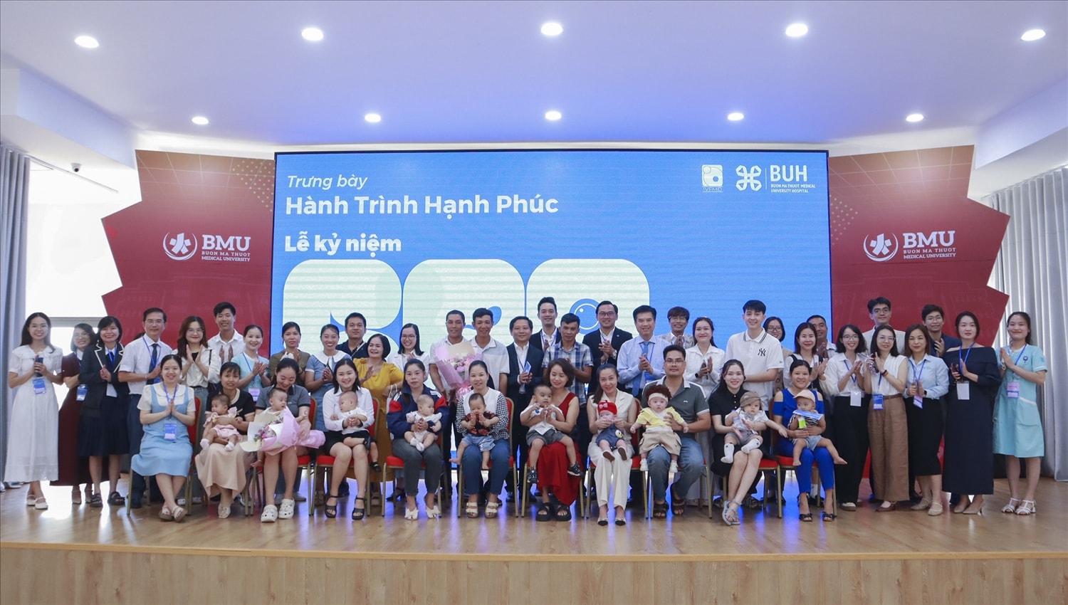 Niềm vui của các cặp vợ chồng hiếm muốn tại lễ kỷ niệm 500 em bé chào đời bằng thụ tinh trong ống nghiệm