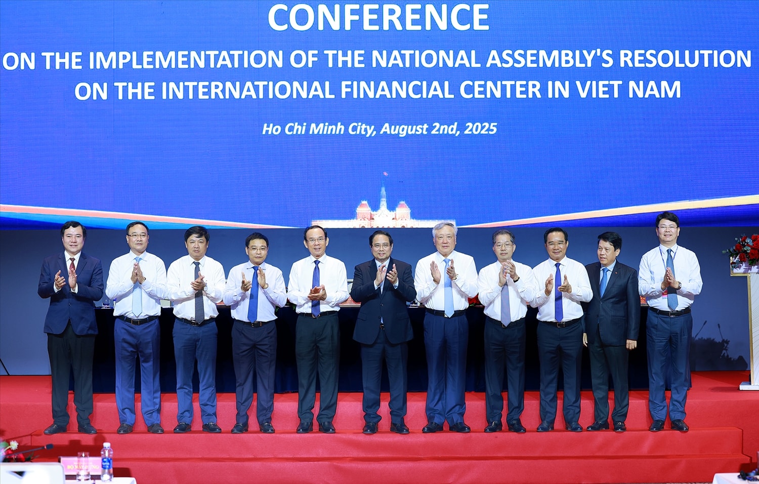 Thủ tướng Phạm Minh Chính chủ trì Hội nghị triển khai Nghị quyết của Quốc hội về Trung tâm tài chính quốc tế tại Việt Nam - Ảnh: VGP/Nhật Bắc Thủ tướng Phạm Minh Chính chủ trì Hội nghị triển khai Nghị quyết của Quốc hội về Trung tâm tài chính quốc tế tại Việt Nam - Ảnh: VGP/Nhật Bắc