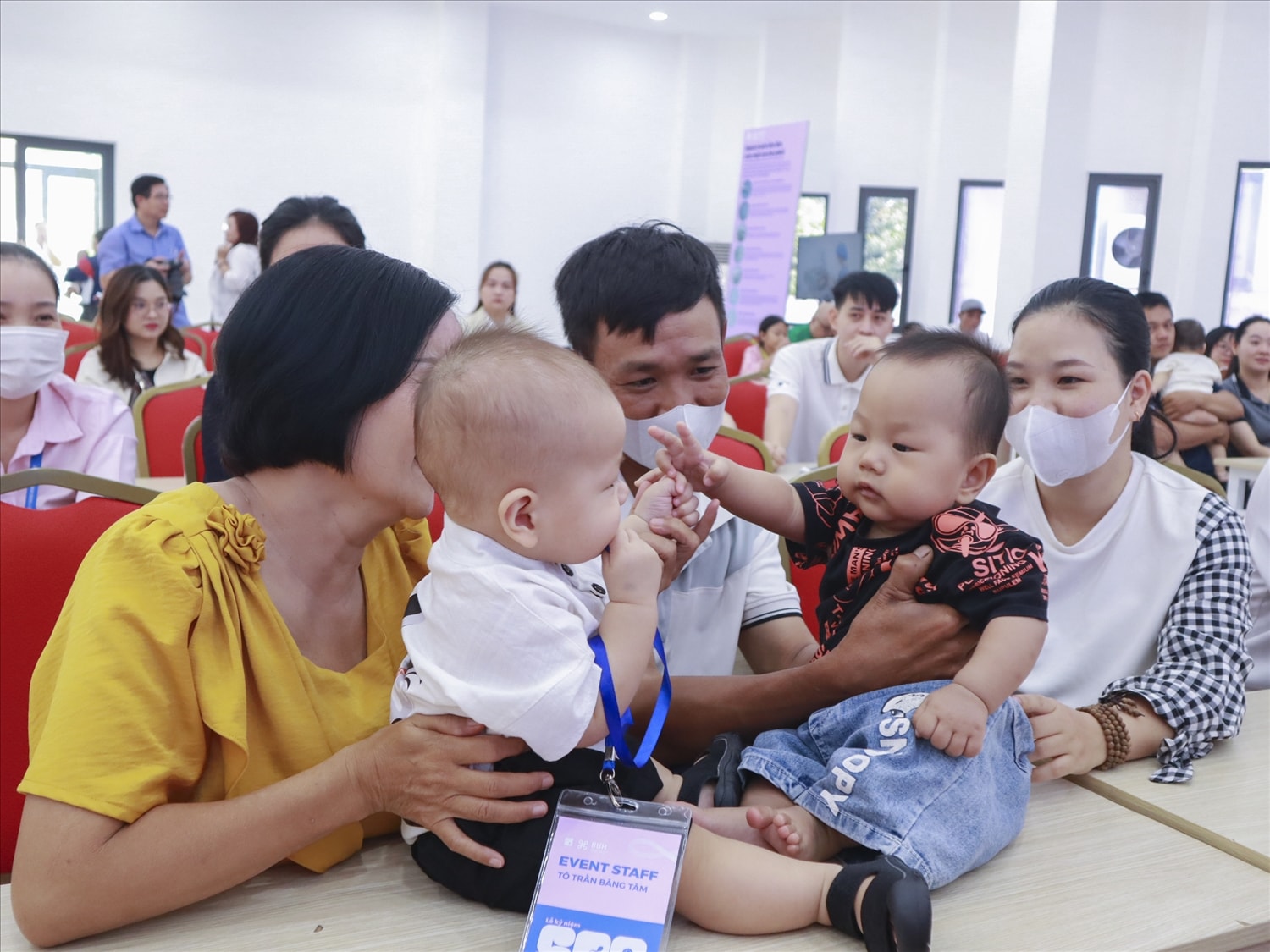 Mỗi em bé chào đời mang niềm hạnh phúc của các gia đình hiếm muộn ở khu vực Tây Nguyên