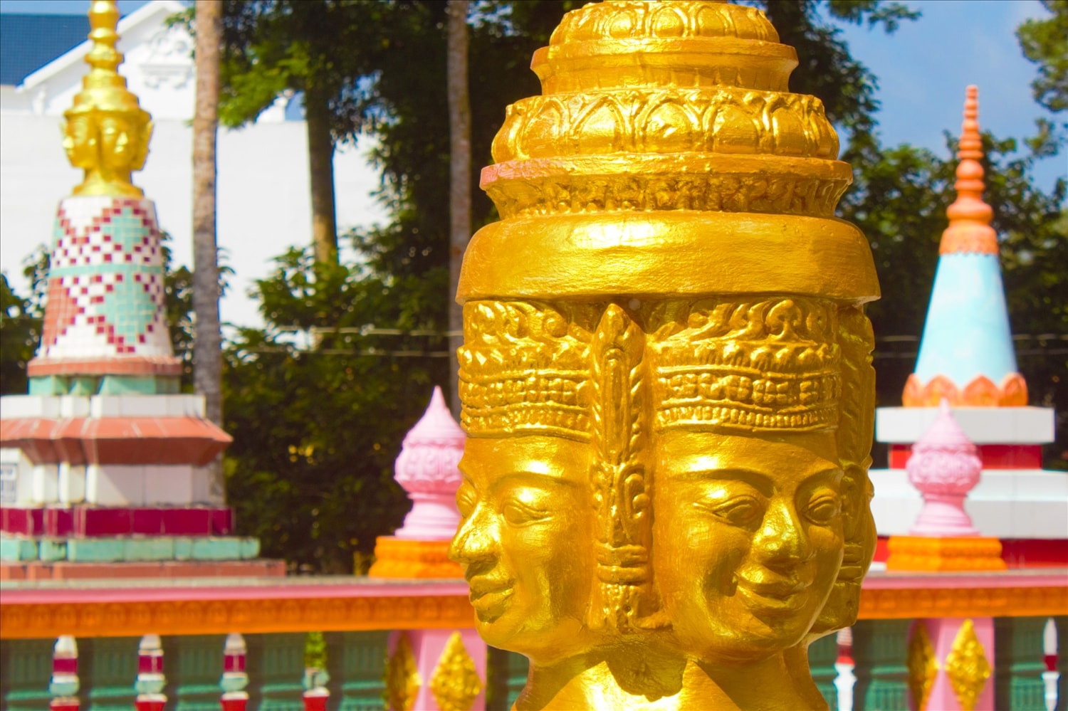 (ẢNH) Vẻ đẹp ngôi chùa Khmer hơn 500 năm tuổi dưới bóng sao cổ thụ ở Cần Thơ 10