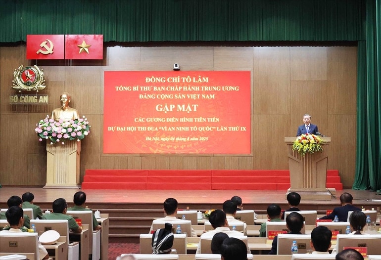 Tổng Bí thư Tô Lâm phát biểu tại buổi gặp mặt. (Ảnh: THỐNG NHẤT/TTXVN) 