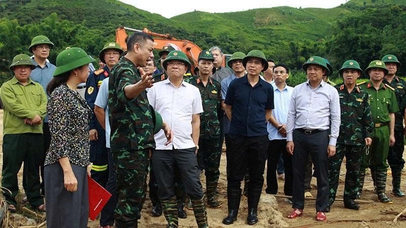 Phó Thủ tướng Lê Thành Long kiểm tra công tác khắc phục thiên tai tại xã Chiềng Sơ, tỉnh Sơn La. Ảnh: ITN