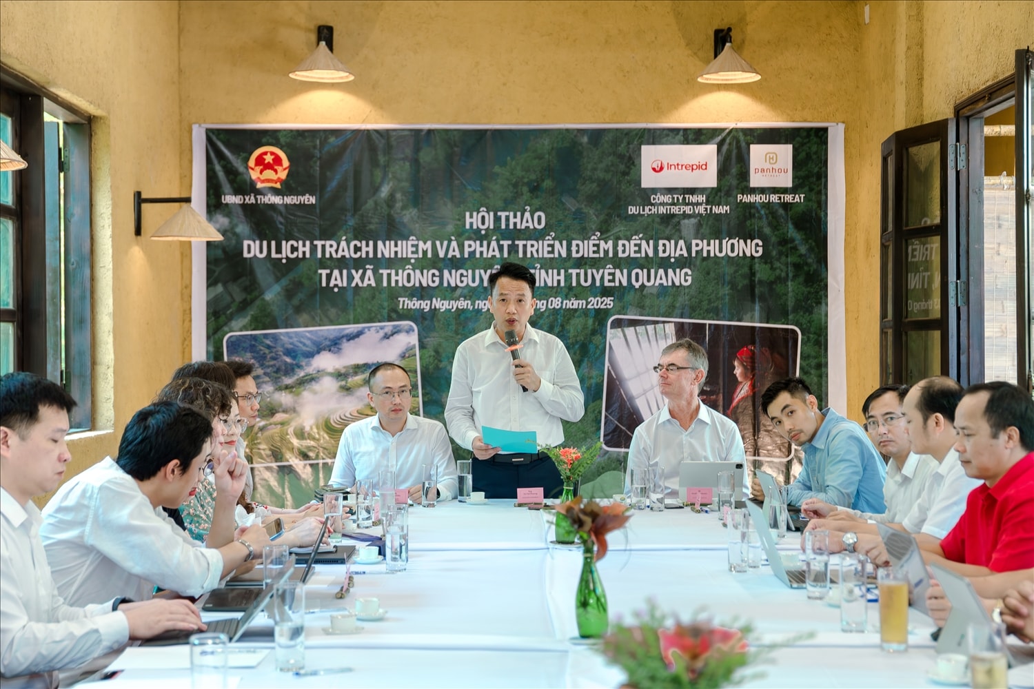 Hội thảo Du lịch trách nhiệm và phát triển điểm đến địa phương tại xã Thông Nguyên, tỉnh Tuyên Quang thu hút sự quan tâm của đông đảo các doanh nghiệp lữ hành - Ảnh Vũ Mừng Hội thảo Du lịch trách nhiệm và phát triển điểm đến địa phương tại xã Thông Nguyên, tỉnh Tuyên Quang thu hút sự quan tâm của đông đảo các doanh nghiệp lữ hành - Ảnh Vũ Mừng