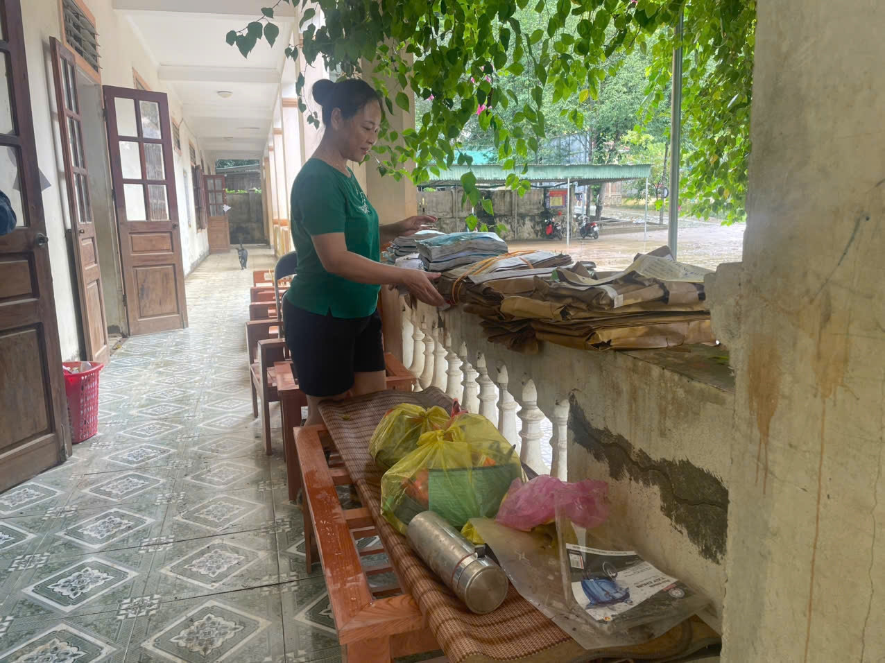 Đồ dùng học liệu trường Phổ thông dân tộc bán trú THCS Xá Lượng hư hỏng do mưa lũ - Ảnh: Thanh Hải Đồ dùng học liệu trường Phổ thông dân tộc bán trú THCS Xá Lượng hư hỏng do mưa lũ - Ảnh: Thanh Hải