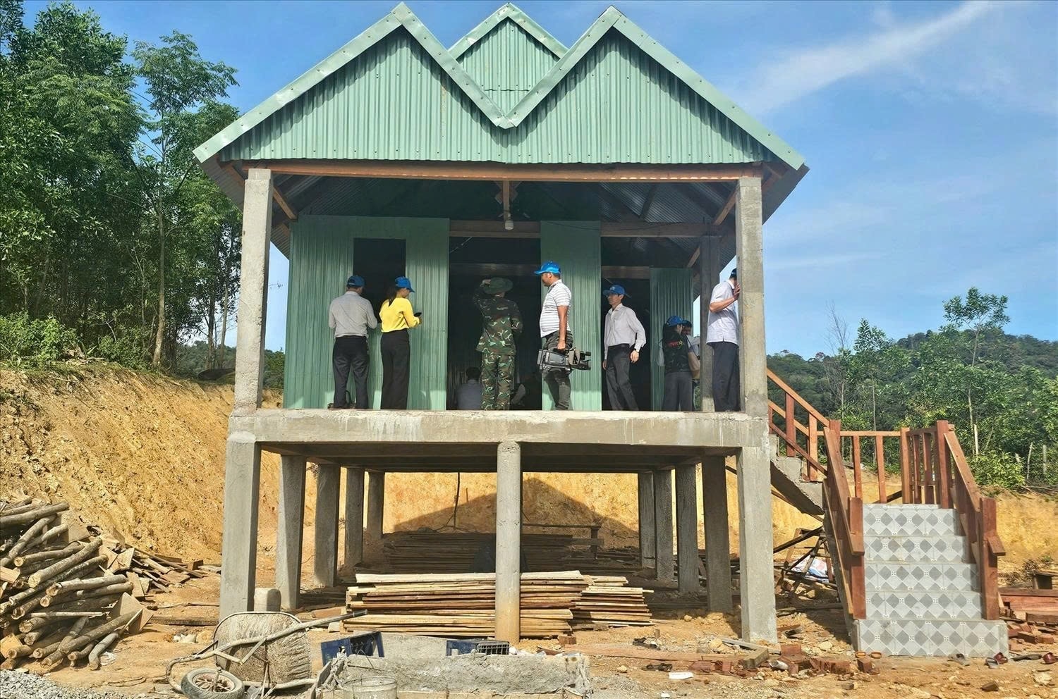 Nhờ sự hỗ trợ của Nhà nước, nhiều người dân xã Canh Liên (Gia Lai) đã có ngôi nhà mới khang trang, không còn lo cảnh 