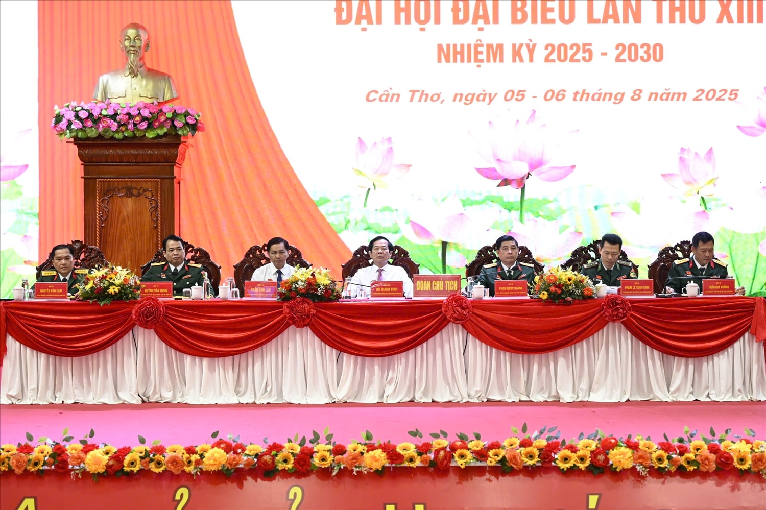 Đoàn chủ tịch điều hành Đại hội. Đoàn chủ tịch điều hành Đại hội.