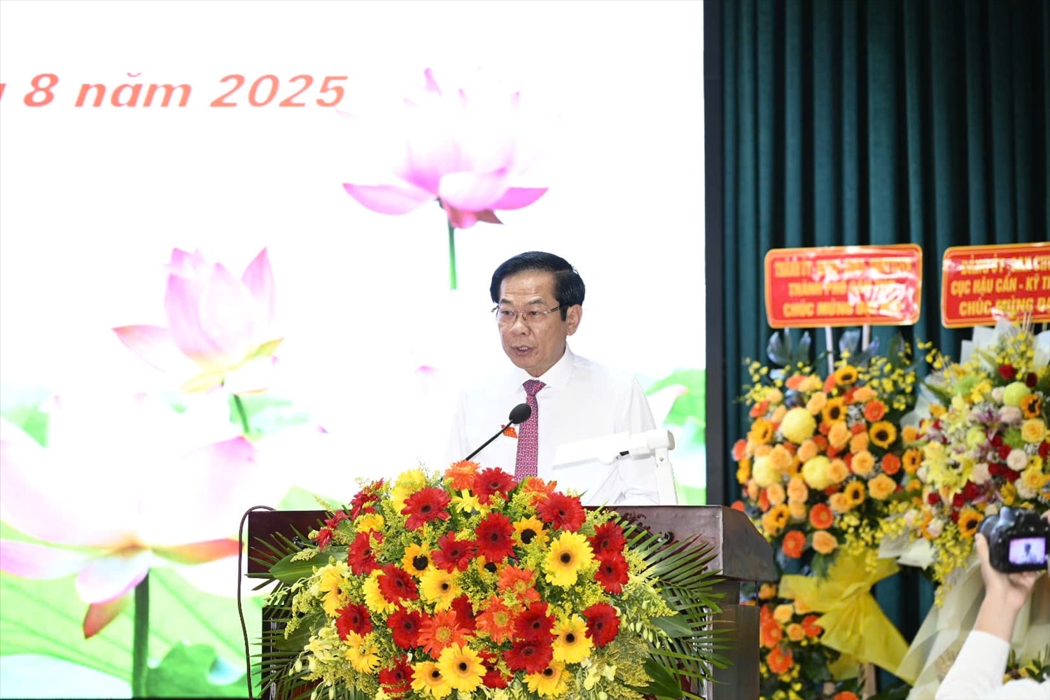 Ông Đỗ Thanh Bình, Ủy viên Trung ương Đảng, Bí thư Thành ủy, Bí thư Đảng ủy Quân sự TP Cần Thơ, phát biểu tại Đại hội Ông Đỗ Thanh Bình, Ủy viên Trung ương Đảng, Bí thư Thành ủy, Bí thư Đảng ủy Quân sự TP Cần Thơ, phát biểu tại Đại hội