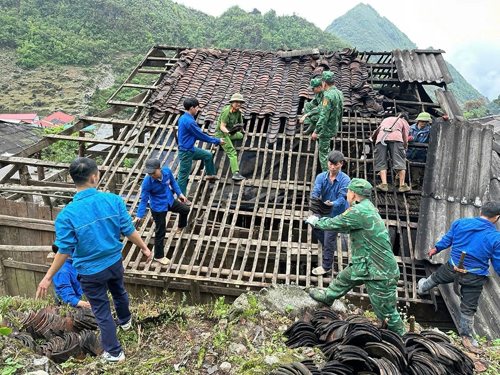 Chương trình xóa nhà tạm, nhà dột nát đã huy động được sức mạnh tổng hợp của toàn dân (Ảnh TL)