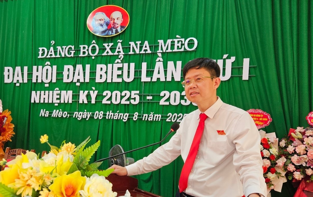 Ông Lê Hồng Quang - Bí thư Đảng ủy xã Na Mèo, phát biểu tại Đại hội. (Ảnh: Quỳnh Trâm)