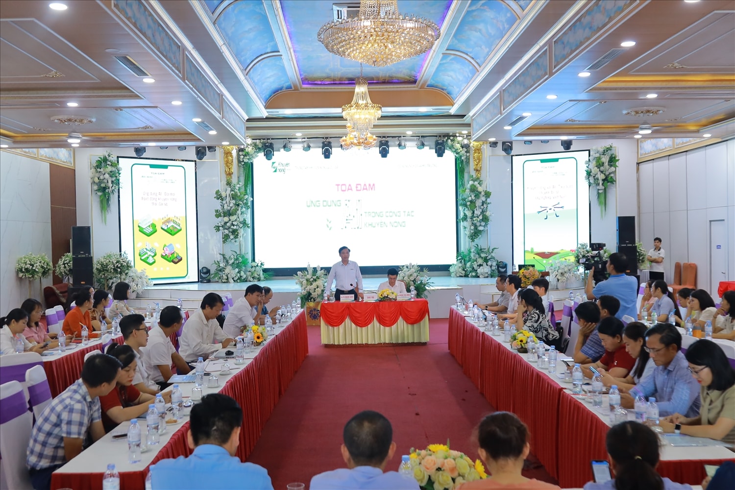 Toàn cảnh buổi Tọa đàm Ứng dụng AI trong công tác Khuyến nông tổ chức tại Nghệ An