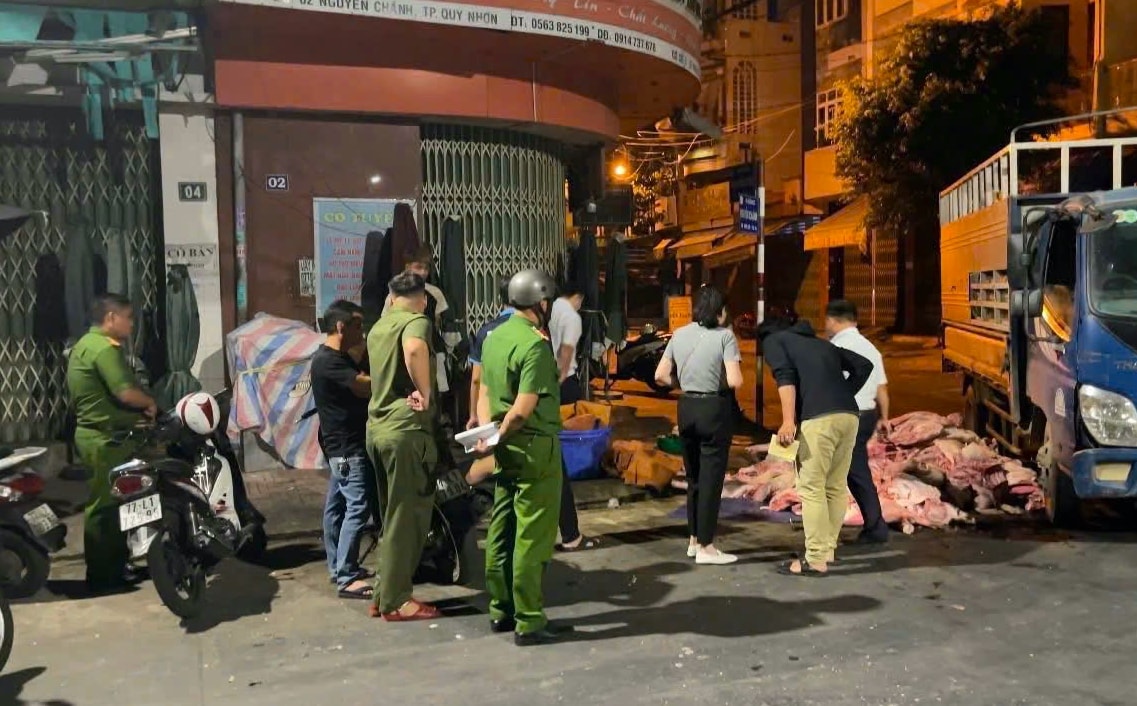 Lực lượng chức năng tỉnh Gia Lai phát hiện hơn 1 tấn thịt heo không rõ nguồn gốc tại phường Quy Nhơn