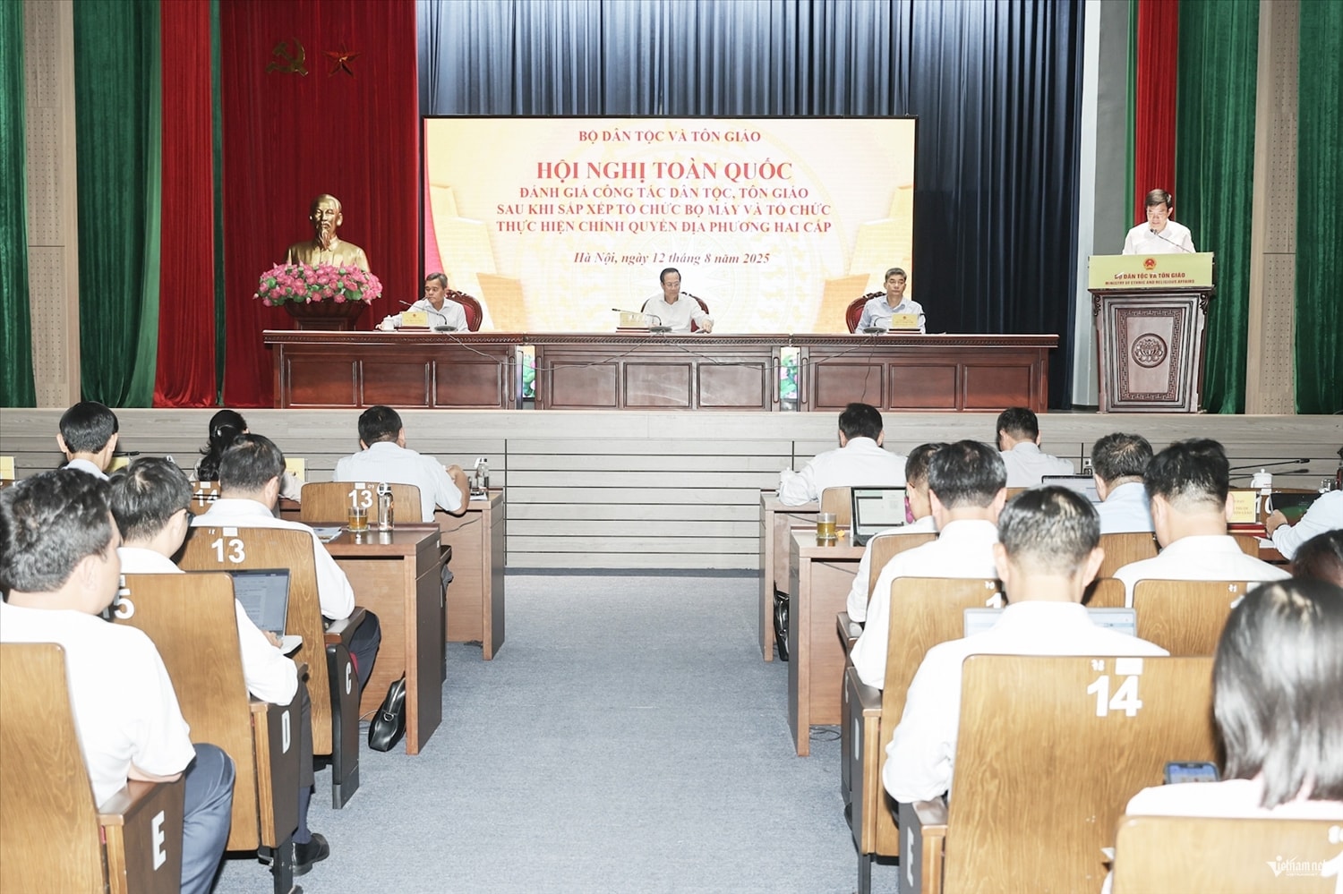 Hội nghị toàn quốc Đánh giá công tác dân tộc, tôn giáo sau khi sắp xếp tổ chức bộ máy và tổ chức thực hiện chính quyền địa phương 2 cấp tổ chức sáng 12/8. Ảnh: Lê Anh Dũng