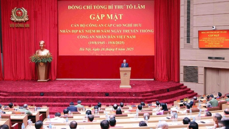 Tổng Bí thư Tô Lâm gặp mặt cán bộ Công an cấp cao nghỉ hưu. (Ảnh: PHẠM KIÊN)