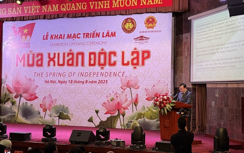 Ts. Vũ Mạnh Hà - Giám đốc Bảo tàng Hồ Chí Minh phát biểu khai mạc triển lãm “Mùa Xuân Độc Lập”