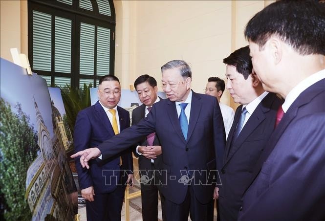 Tổng Bí thư Tô Lâm và Chủ tịch nước Lương Cường tham quan Trụ sở làm việc Cơ quan Chủ tịch nước - Ảnh: TTXVN Tổng Bí thư Tô Lâm và Chủ tịch nước Lương Cường tham quan Trụ sở làm việc Cơ quan Chủ tịch nước - Ảnh: TTXVN