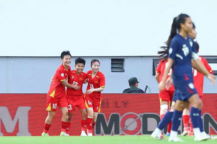 Đội tuyển nữ Việt Nam liên tiếp đánh bại Thái Lan tại AFF Cup nữ 2025 (Ảnh IT)