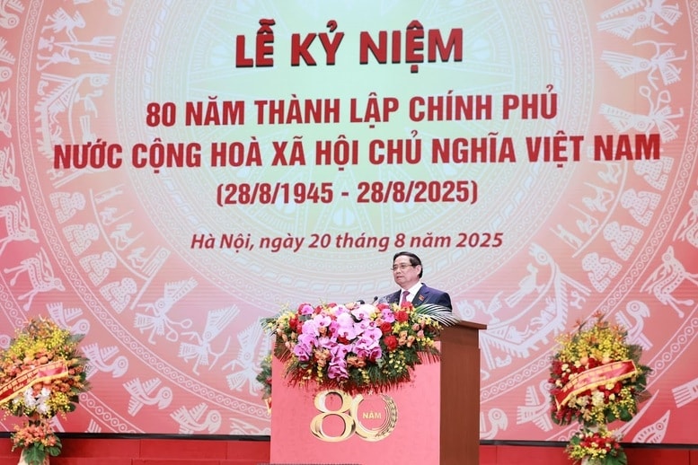 Thủ tướng khái quát 8 thành tựu nổi bật của Chính phủ qua các thời kỳ lịch sử - Ảnh: VGP/Nhật Bắc
