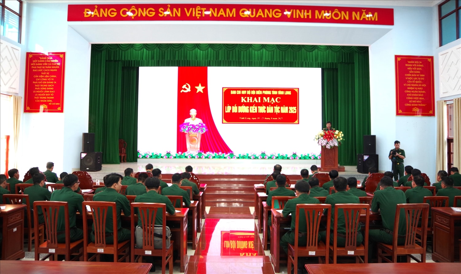BĐBP tỉnh Vĩnh Long tổ chức lớp bồi dưỡng kiến thức dân tộc cho các cán bộ, chiến sĩ