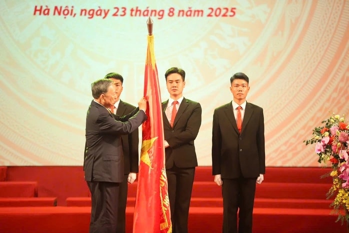 Tổng Bí Thư Tô Lâm trao Huân chương Lao động hạng Nhất cho Bộ VHTT&DL Tổng Bí Thư Tô Lâm trao Huân chương Lao động hạng Nhất cho Bộ VHTT&DL