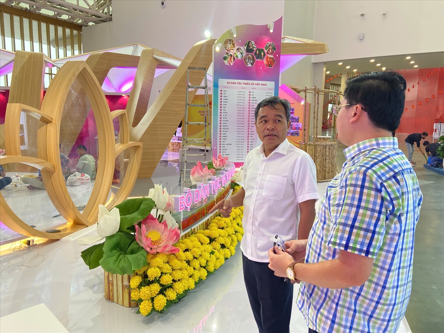 Thứ trưởng Thường trực Hồ Văn Niên kiểm tra công tác chuẩn bị Triển lãm Thành tựu đất nước Thứ trưởng Thường trực Hồ Văn Niên kiểm tra công tác chuẩn bị Triển lãm Thành tựu đất nước