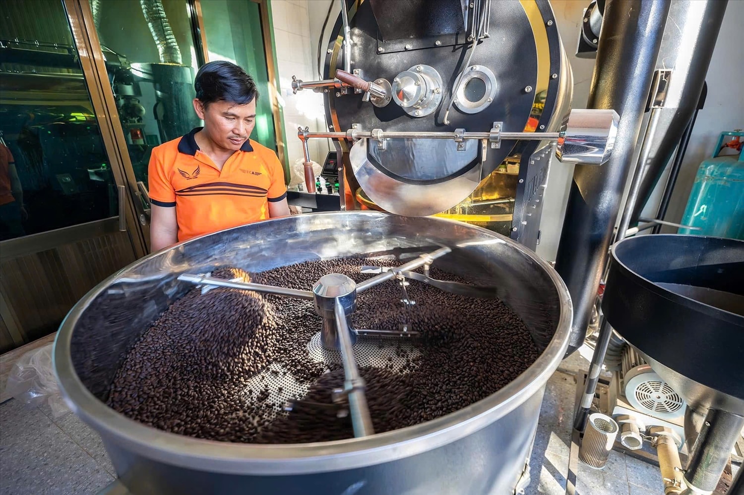 Xã Đăk Hà đã hình thành nhiều cơ sở chế biến, tạo ra các sản phẩm cà phê chất lượng cao. (Ảnh: Ngọc Chí)