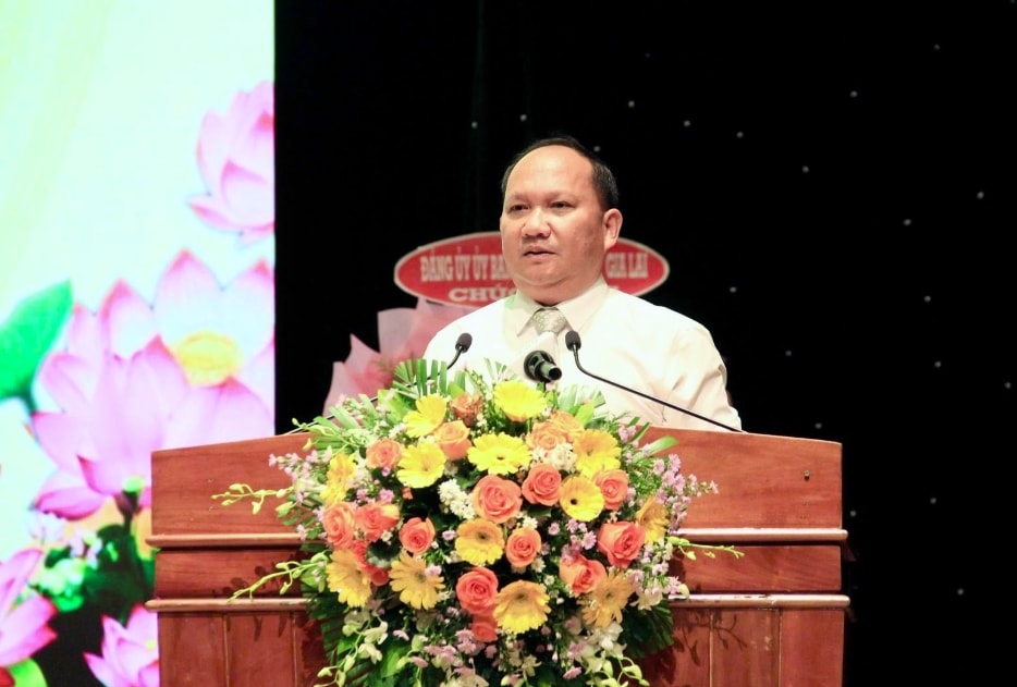 Ông Rah Lan Chung Phó Bí thư Thường trực Tỉnh uỷ Gia Lai phát biểu tại Hội nghị (Ảnh T.N)