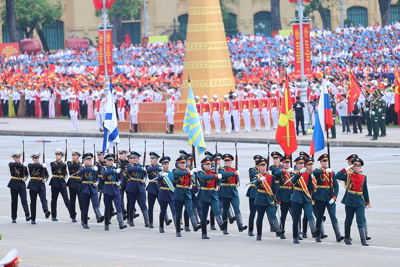 Khối quân nhân Nga dự lễ diễu binh là lực lượng của Trung đoàn Cận vệ Độc lập số 154 Preobrazhensky - Ảnh: VGP/Nhật Bắc