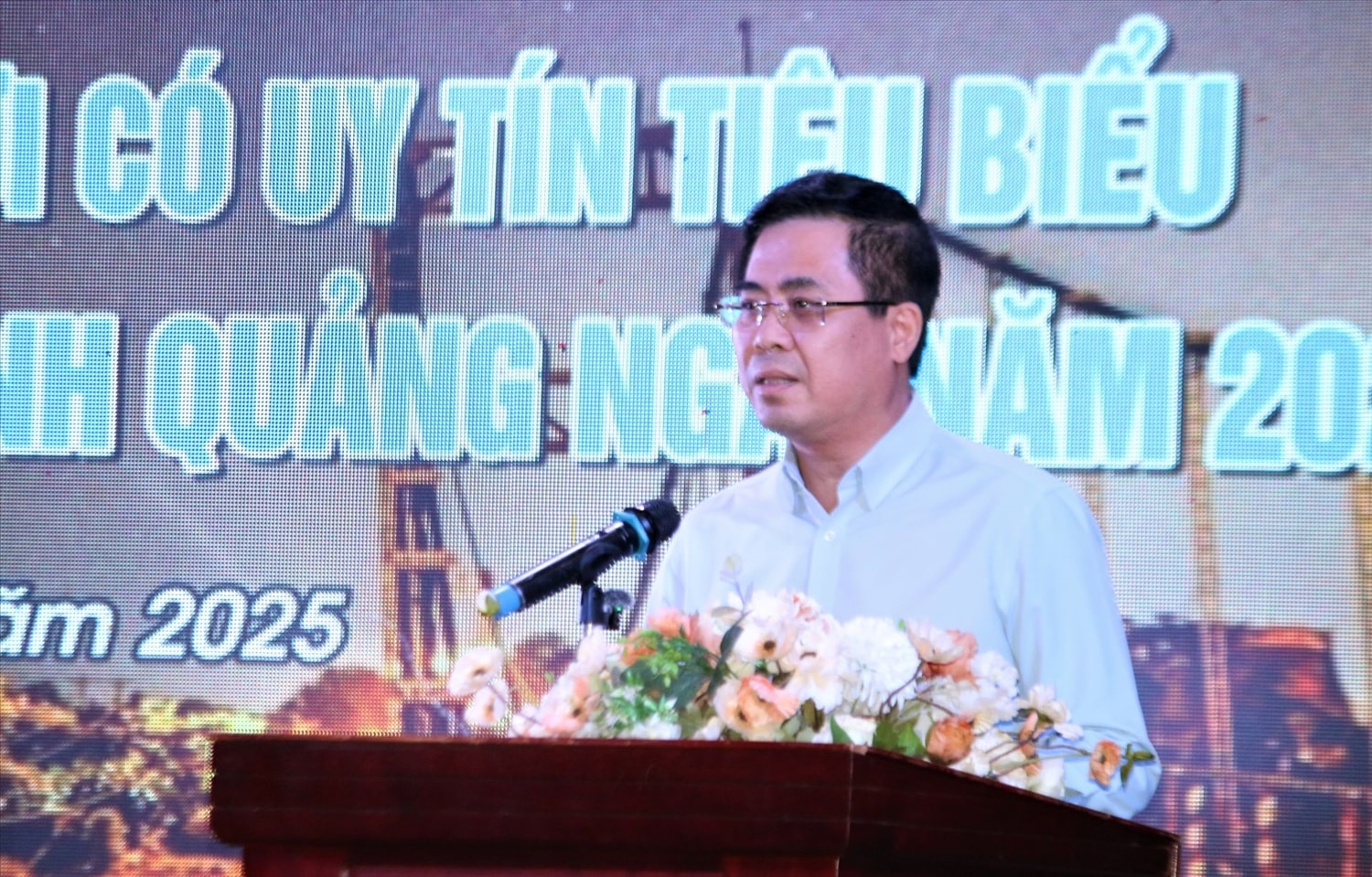 Chủ tịch UBND tỉnh Quảng Ngãi Nguyễn Hoàng Giang phát biểu tại Hội nghị. (Ảnh: Ngọc Chí)
