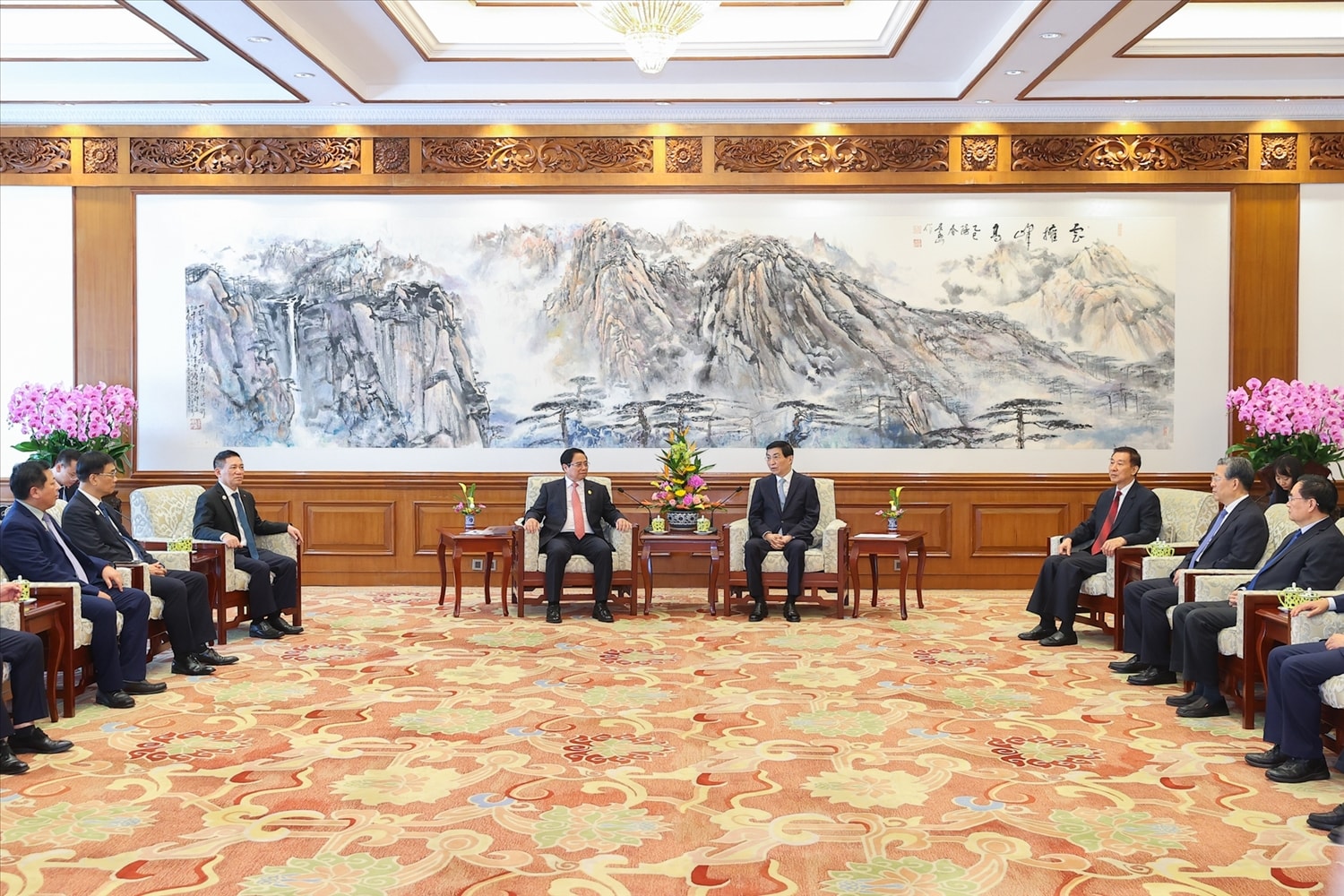 Thủ tướng Phạm Minh chính khẳng định Việt Nam luôn coi trọng việc phát triển quan hệ láng giềng hữu nghị, Đối tác Hợp tác chiến lược toàn diện với Trung Quốc là yêu cầu khách quan, lựa chọn chiến lược, tự nhiên và ưu tiên hàng đầu trong chính sách đối ngoại của Việt Nam - Ảnh: VGP/Nhật Bắc Thủ tướng Phạm Minh chính khẳng định Việt Nam luôn coi trọng việc phát triển quan hệ láng giềng hữu nghị, Đối tác Hợp tác chiến lược toàn diện với Trung Quốc là yêu cầu khách quan, lựa chọn chiến lược, tự nhiên và ưu tiên hàng đầu trong chính sách đối ngoại của Việt Nam - Ảnh: VGP/Nhật Bắc