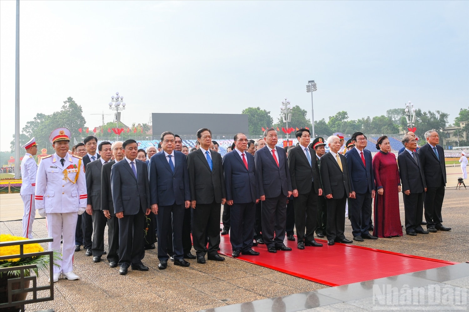 Các đồng chí lãnh đạo, nguyên lãnh đạo Đảng, Nhà nước thành kính tưởng nhớ Chủ tịch Hồ Chí Minh
